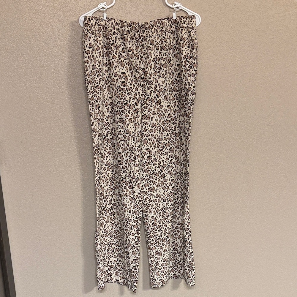 Chic Leopard Print Wide Leg Pants